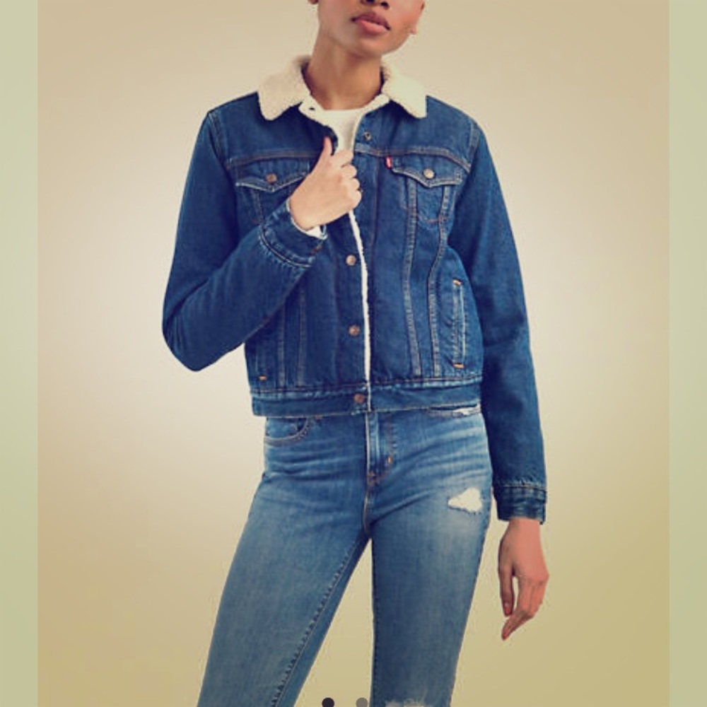 Sherpa fur lined collar and wrists trucker jacket